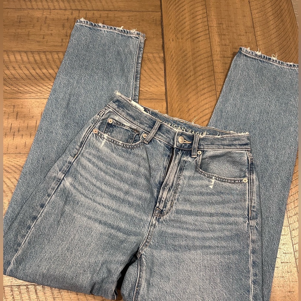 American Eagle High Rise 90s Baggy Jean